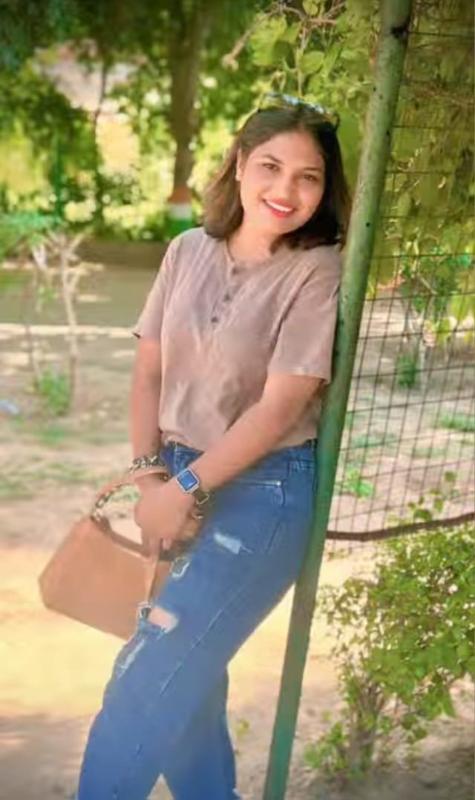 HII boys, I'm Charu, lose yourself in the enchantment of a stunning 22- years-old independent Girl. I'm sure you'll get lost in my curves, try my body and delight in my company.
I want to please you,