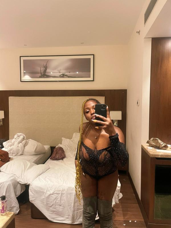 I am Monalisah pretty African hot girl living in Chandigarh.