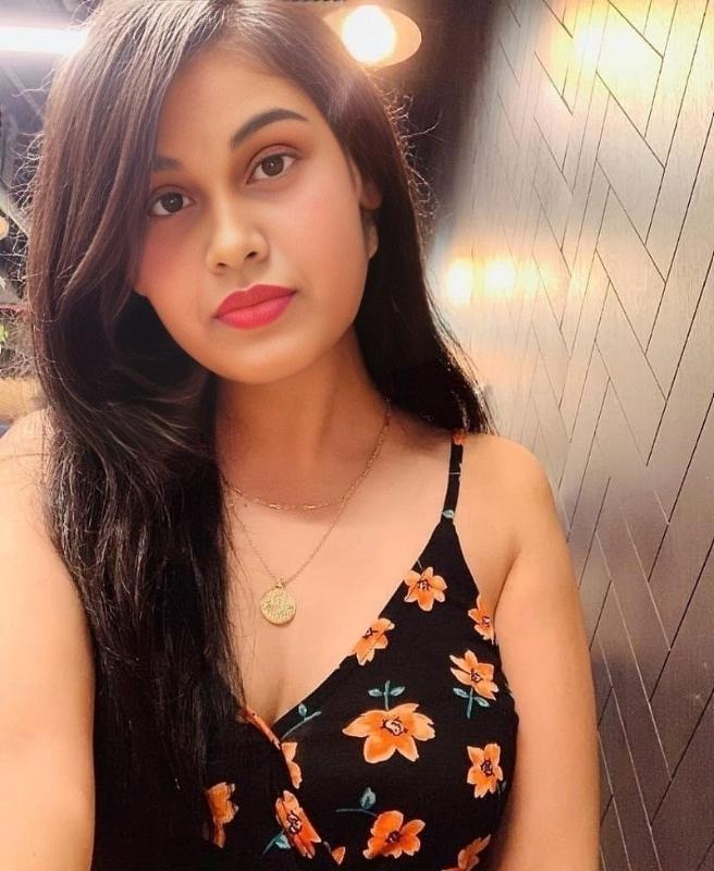 Hi everyone...♥️♥️
My self Sweety live in  Bangalore
Age 23
My pic is my own and verified on
the website ⭐
l am sexy n slim fit ⭐
I every month add my new photos in the website