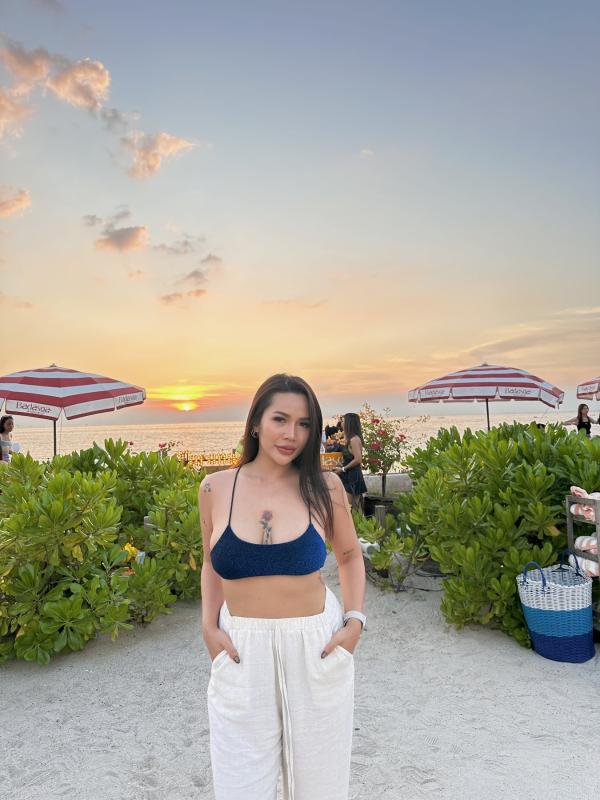 Hey guys! I’m Bella. 
I would like to meet intelligent man who respect women. You wanna have quality service no rush? it’s ME.
please text me in WhatsApp if you’re in Bangkok.