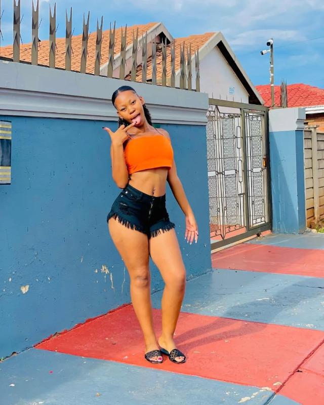 Are you looking to have a good erotic  time and girlfriend experience  with a hot young African model girl!! My name is Flower, I am fresh in India and also totally independent and provide the best se