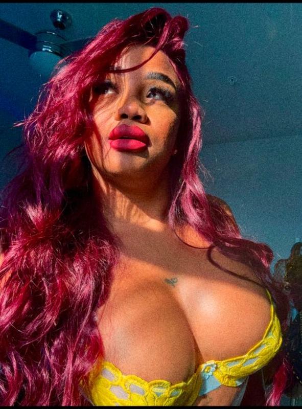 una Caliente Masajista, latina muy dulce, discreta...