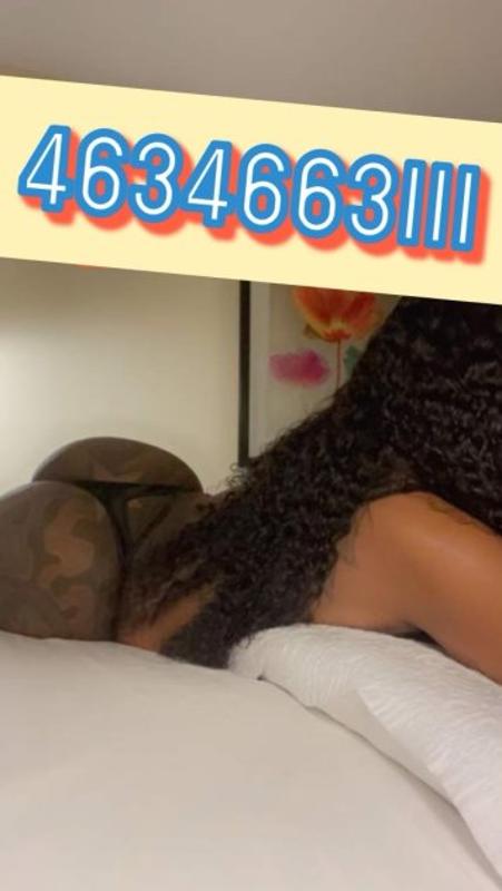 Sexy hottie ready to to play