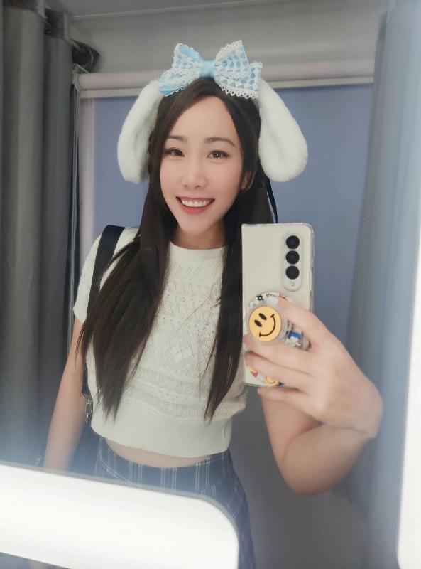 Hey Guys!! I'm back here to sg!!! 🥰
I'm Lina. (리나) I'm Korean-Thai mixed. That would be great if you book a time in advance before I arrive. I will stay at good hotel nearly lavender station.