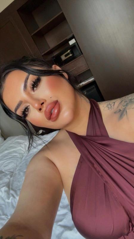 They say that I’m a true classic beauty, my skin is smooth and I have little tattoo. Well educated and discreet I can be your companion for meetings or trips during which you will enjoy my sweet and f