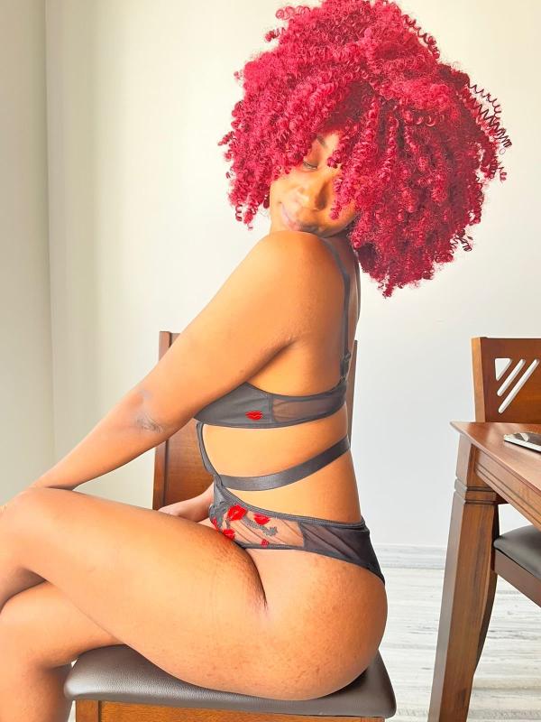 I'm a sultry,sex female from Africa based in Chennai .with curvy delicate soft warm to the touch.inviting call for indulgence to erotism with a warm mouth.am a good listener and keen on giving the bes