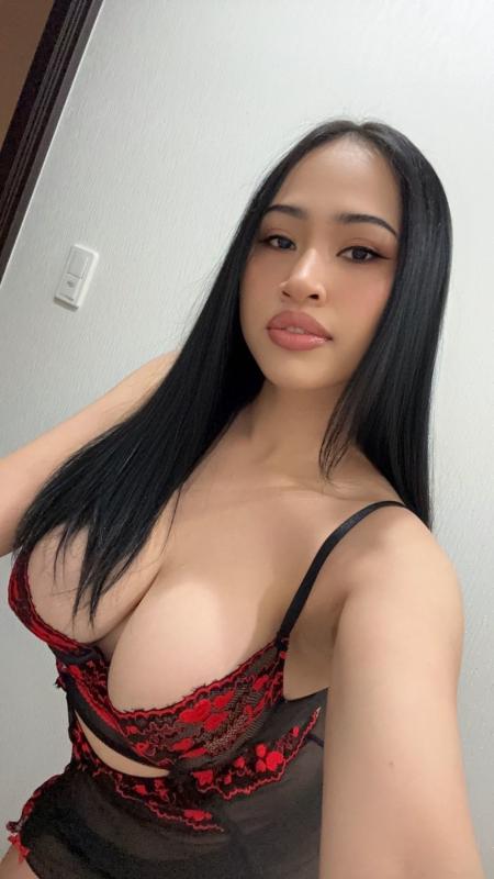 Am a new lady here from Thailand 
Good service , smell good , suck good
Suck deep throat 
Original body
Fuck hard
Ride on top
Clean room
Kissing 💋