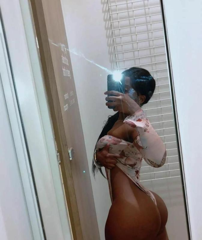 Hello Gentlemen, I'M MAJ SLIM WAIST AND CURVY ASS🥰 
Here in indore 
HAVE CONTROL OVER WHILE VIDEO CALLING ,let's have fun together
Hello thankyou for visiting my profile iam maj Light skined with curv