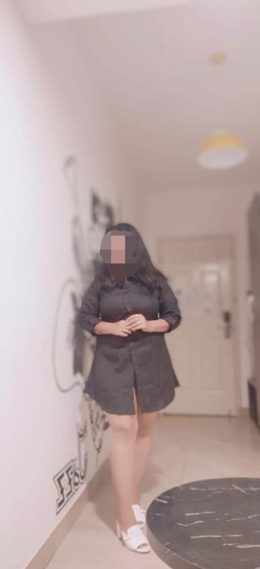 Time passers please stay away I'm not having my own place I'm not into 3 some bdsm cim cob. 
I'm fine with blowjobs without, sex with,romance,normal kiss not dfk. 
Meera here Maharashtrian  
5.5 heigh