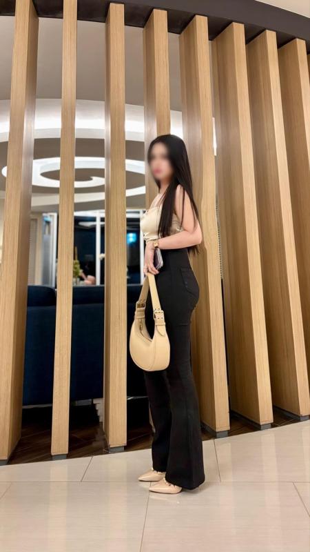 Hi adah here🖐🏻 I'm the perfect company to share the best moments of pleasure. hot girl, with hard nipples, big enchanting brown eyes be careful with eye to eye contact with me coz you'll get lost in i