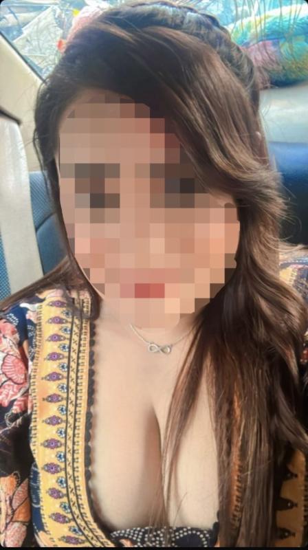 I am Sunita and I am 31
years old but my philosophy says  age is just a number. I can dress up as per your  suggestion so that you can be fully satisfied 
I am a person who loves my work and gives 100