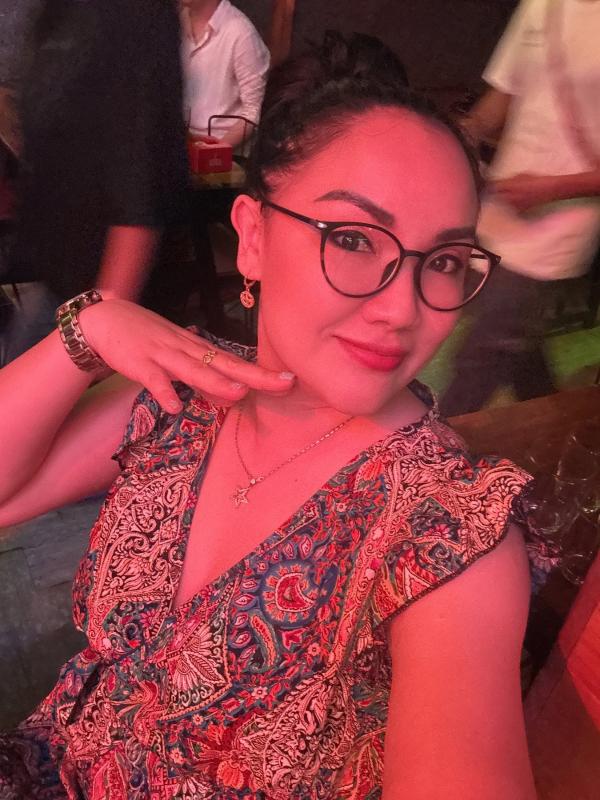 Hello 
I am cooky I am original Thai long black hair and good skin with glasses 
Nice to meet you 
I like to meet good customer good man
gentleman and spend good time together 
Message me if you want