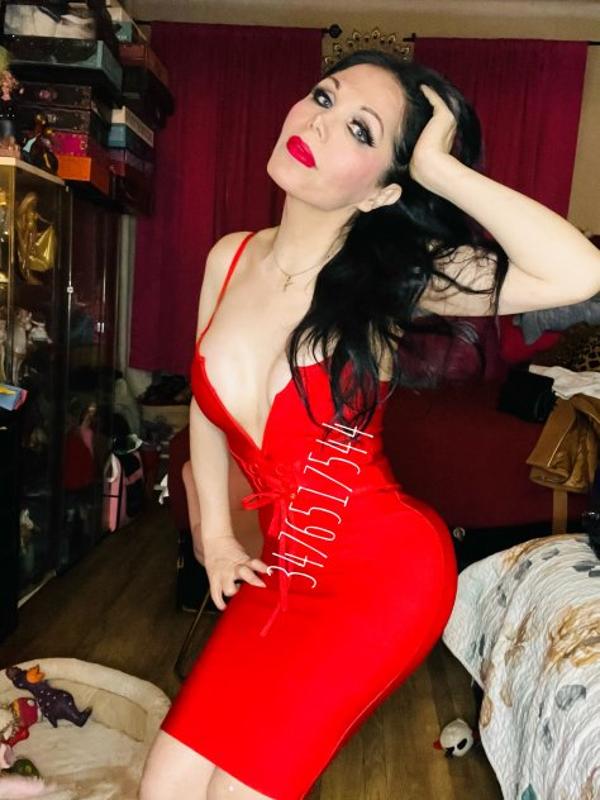 petite and sweet hottie ready to meet now!
