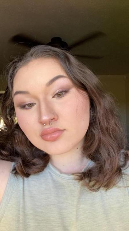 I'm Horney young hot girl Sexy Classy and Wet an FunFriendly Available