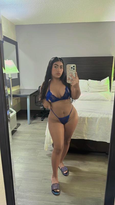 Latina Caliente Recién llegada a la Ciudad