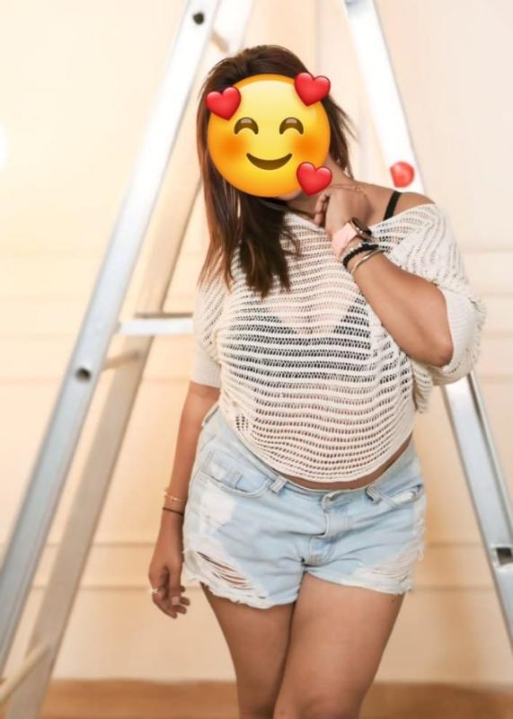 Hii i am independent call girl from Hyderabad 
I will give full service 
Sex 
Kissing 
Blow job 
Cim 
Anal 
Body massage