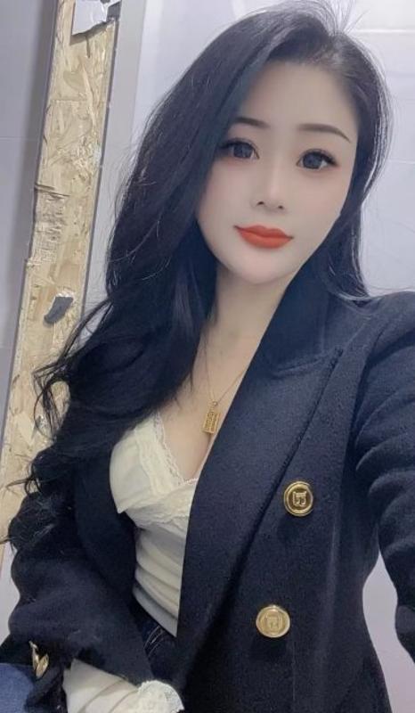 A new store opened, and a new girl came to work 707-908-8688