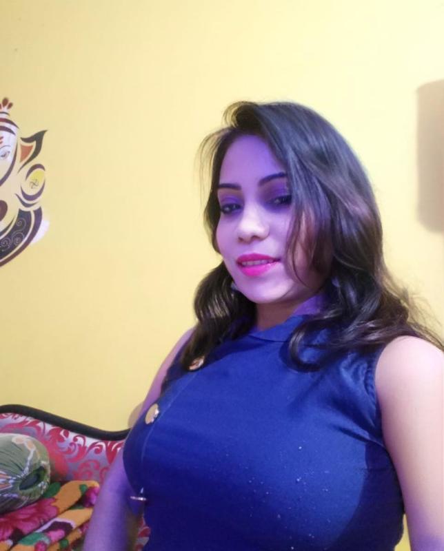 Myself Piyali, independent high class escort based in KOLKATA. Available for OUTCALL dates, wine & dine, overnights,threesomes and semi-exclusive arrangements. If you are looking for an elegant, well-
