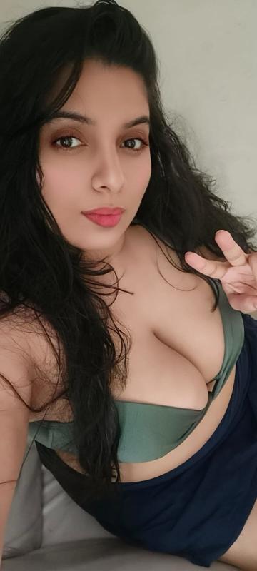 Hi everyone...♥️♥️
My self sweet live in Chennai
Age 23
My pic is my own and verified on
the website ⭐
l am sexy n slim fit ⭐
I every month add my new photos in the website