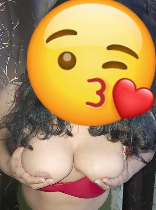 Hi, I'm sweety.🥰 I'm alone and cute  Independent Girl. I am offers cam fun, I am open-minded soft English and fluent Hindi spoken, I have attractive figure.
with hot milky boobs, and my Ass is very cu