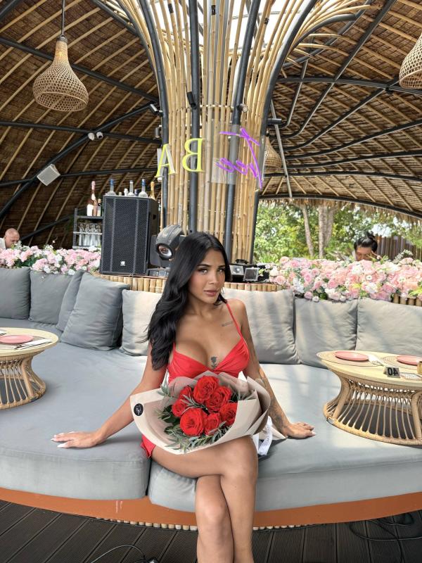 Hello, my name is Zara , Indonesian descent born and raised here Phuket 25