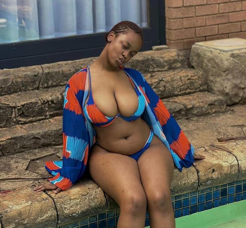 I am peace  super hot African sexy girl living in SG Ahmedabad city