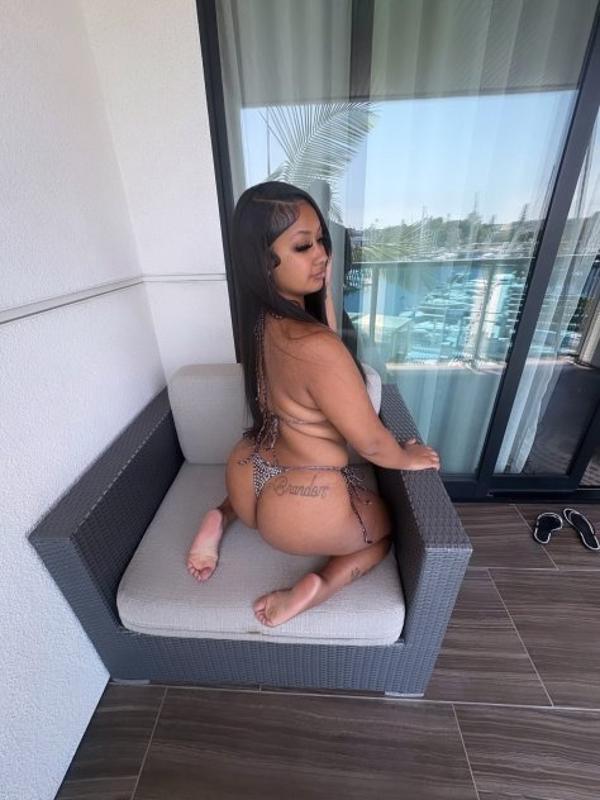 Small package, big temptation... 😏