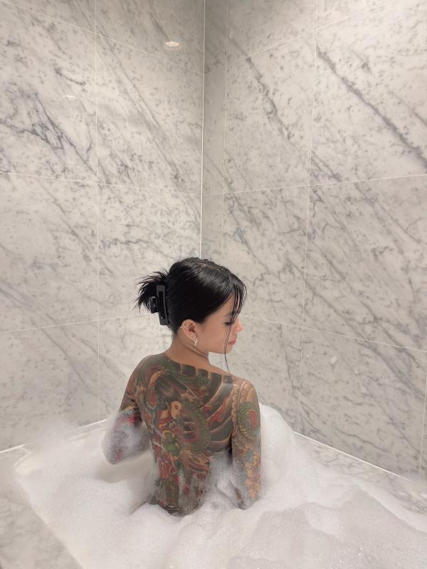Hello boys out there! Looking for someone who are enjoy to be with? Hotties tattoo girl  young and educated escort , who loves to having conversation to the other people and to share moments with you.