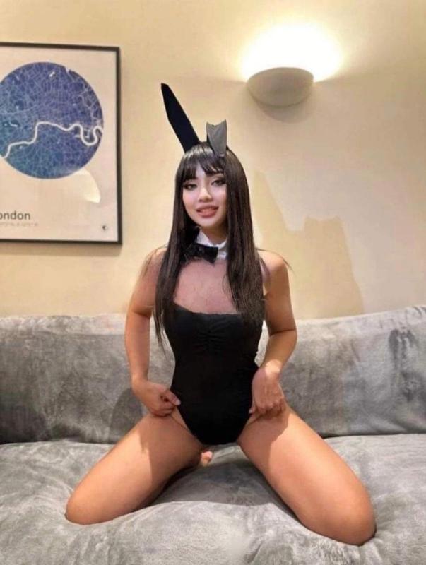 Hella I’m Lalisa but people call me Lisa, I am Lisa 100% REAL & PHOTOS VERIFIED,  i’m from indonisia, i speak English and a little bit japanese. 
DM me to ask more details. Xx