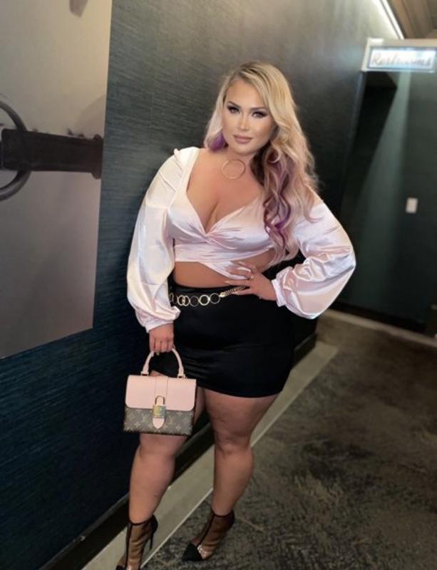 Sweet Sexxxy & Fun *** CURVY Blonde Bombshell *** Massage dance & Play