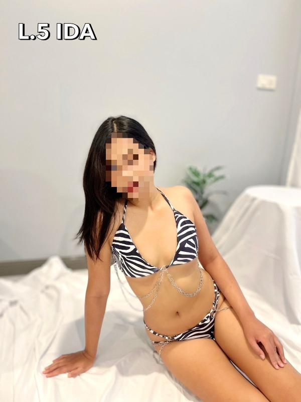 Hi babe 😘 We’re Lola Love Massage — a sexy little hideaway tucked in a quiet soi just off Nimmanhaemin, Chiang Mai’s trendiest area. We just opened in early 2025, and we’re here to spoil you with soft