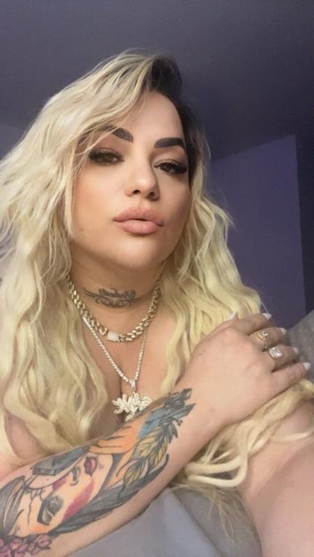 Soy una chica carismática, cumplo tus fantasías, limpia y huelo rico