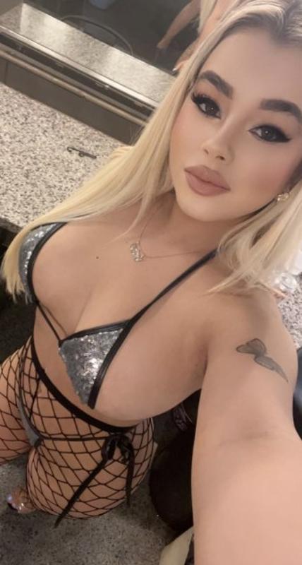 Hi, I'm a sexy girl new in town looking forward to having a good time.