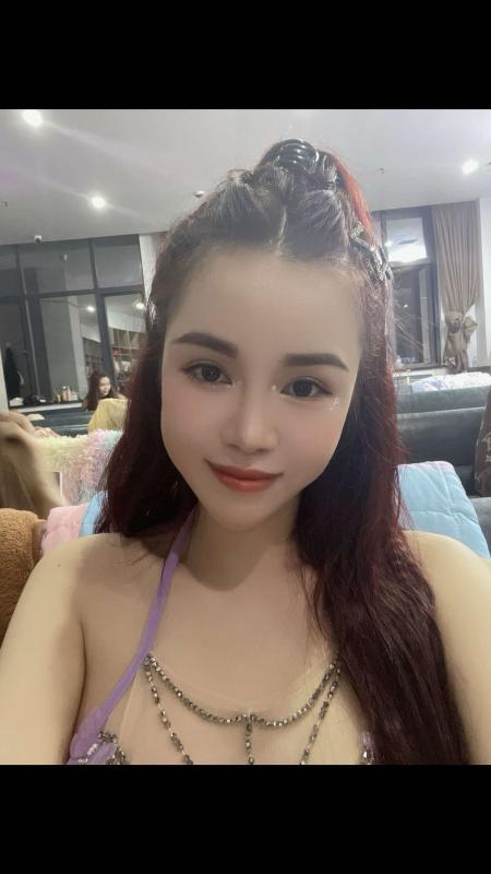 Hi baby, i m Angela, elegant, educated, attractive woman of pleasure and seduction. If you are looking for the highest quality experience, you are in the right place.