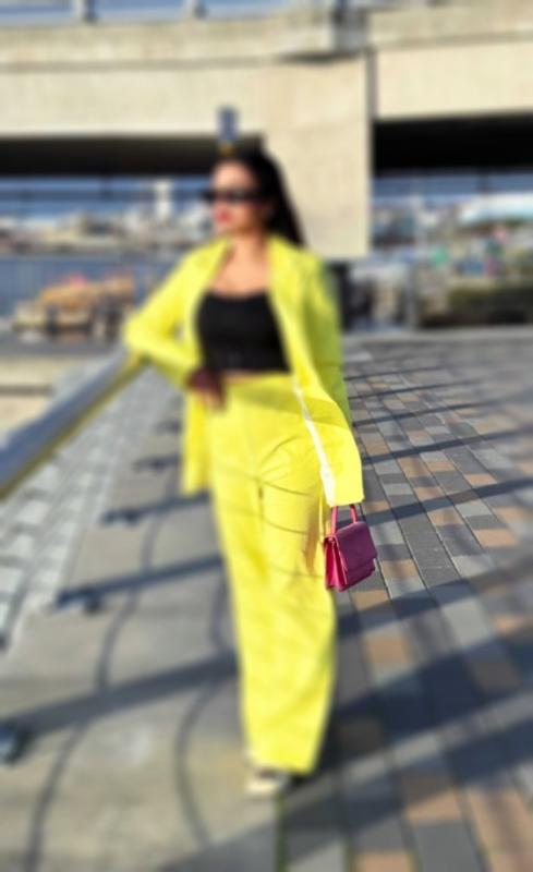Hello Everyone , My self Sona , live alone
◻️I'm chubby Housewife with big ASS.
◽Body assets 38-35-40 .
◻️I provide sexual encounter real in Mumbai itself .
◻️I provide kissing, sucking, licking, blow