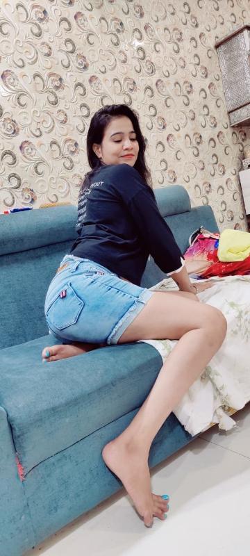 Hey my lovely gents, I'm Shreya, your forbidden temptation and sexy 22-years-old independent call girl. Take the opportunity to enjoy a pleasant and captivating night with a flirtatious woman like me.