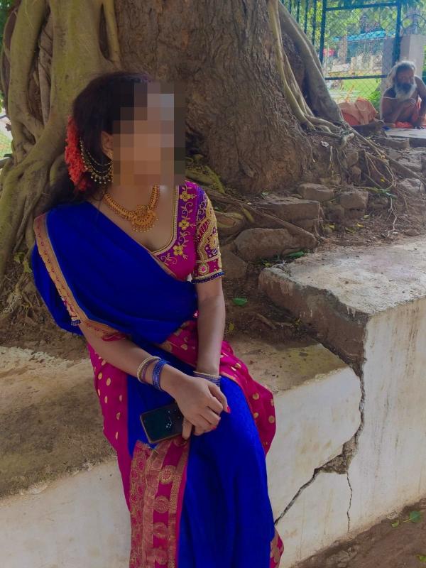 Hello guy
My self Sweety 
Telugu ammai
Professionally I'm a freelance model, Gym instructor 
My body structure
25year old young women 5.9 Hight 60 weight
Slim an fit
My service are:-
Blowjob
Romance
K
