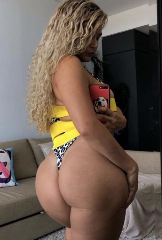 BUBBLYღღBARBIE•ღ•DOLL•ღ•AT LEAST IM REAL•ღ•BANGIN BODY•••