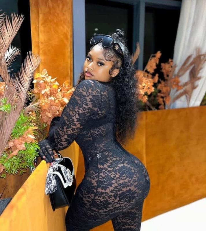 I am Amber super hot African sexy girl living in Bangalore.