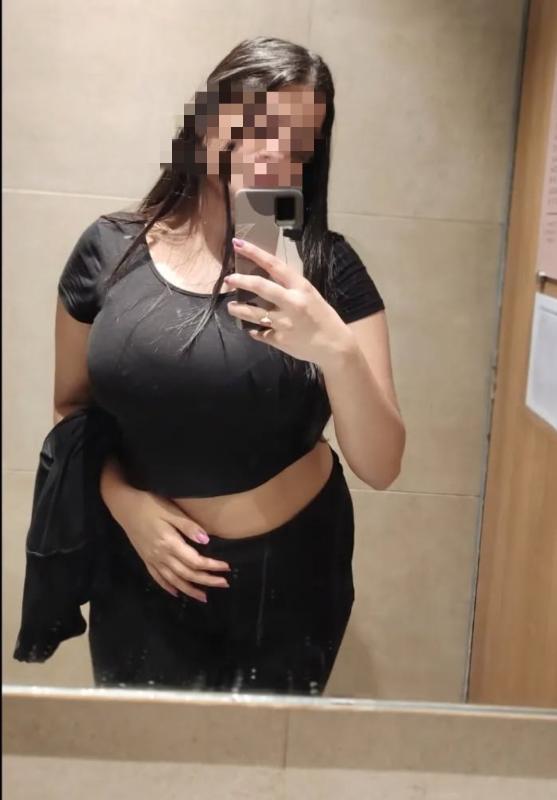 Hello guys radhika  here
❤️ welcome my profile ❤️
I'm 22years old independent girl From Chennai ⭐
l am beautiful sexy n busty chick girl ⭐