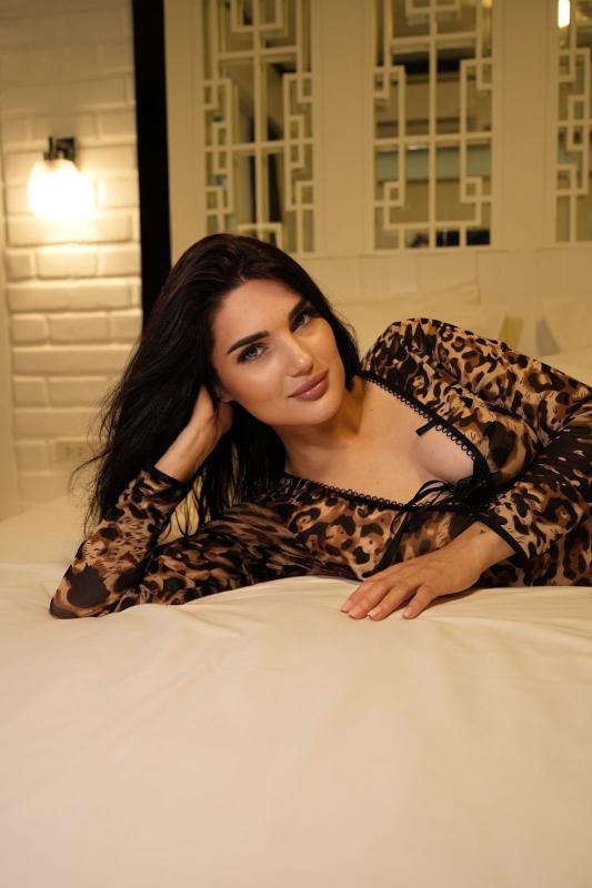 Hi dear. 
Welcolm to my page my name is Aiyla I’m from turkey 
Just arrived in Phuket for the first time hope to meet good man 
Im 100% natural and beautiful 
I promise to make our meeting unforgettab