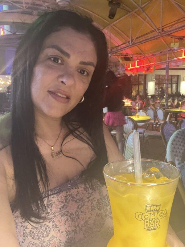 Chica recién llegada a tu ciudad mi calentita