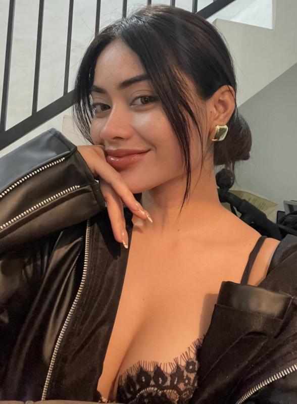 hi its me jasmine the curvy one 💋💋 100% indonesian girl ,  i will give you the most incredible feels that will make you want to come back again, also for a girlfriend experience as well ,with my beaut