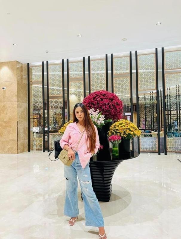 Heys  boy, I'm Anchal sharma, lose yourself in the enchantment of a stunning 23- years-old independent Housewife. I'm sure you'll get lost in my curves, try my body and delight in my best company.