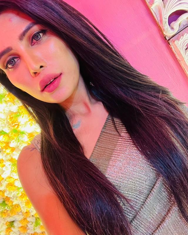 No advance & scams - direct meet & pay me after touching only  & am totally independent girl ( no brokers and mediators involved )