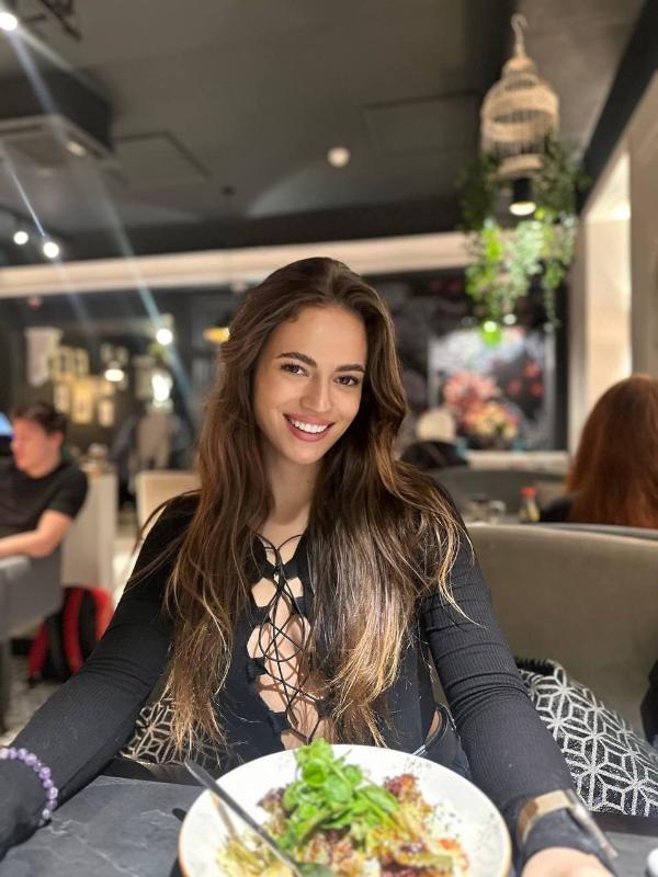 Hello, my gentleman! I’m here now I’m open minded and all about adventures. Don’t hesitate and tell me your desires and fantasies and we will be able to make them come true! Text me on WApp Can't wait
