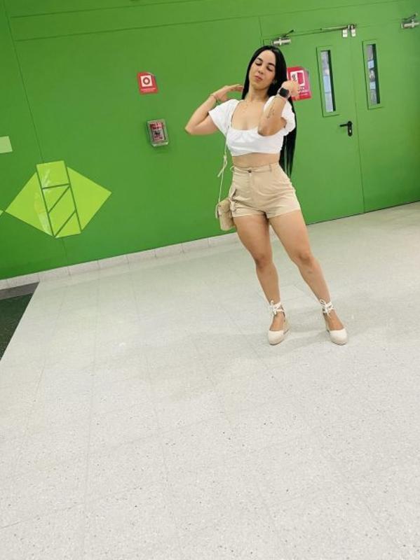 PAY CASH” HI GUYS MY NAME IS amanda I'M 25 😘 I JUST WANT TO HAVE FUN