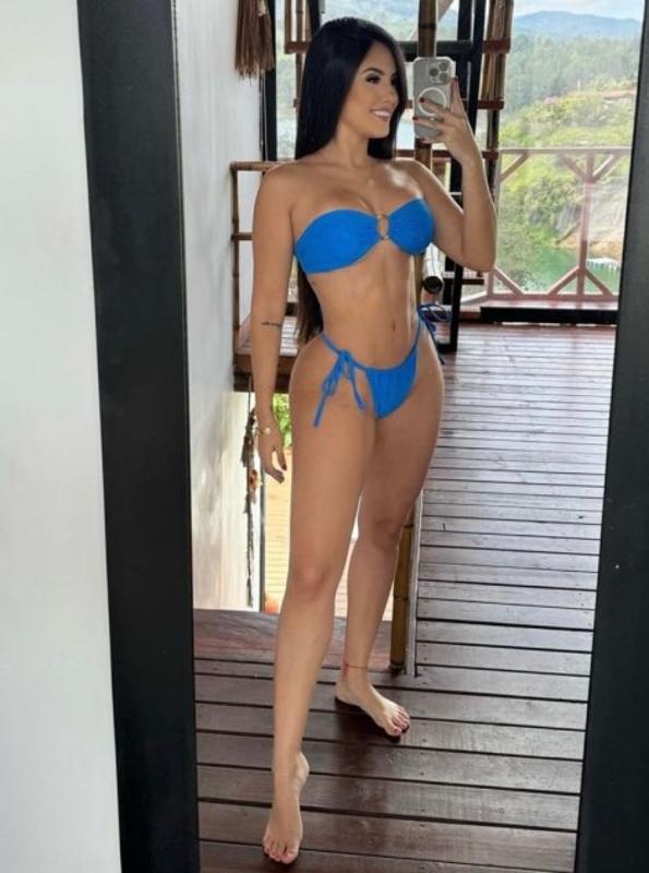 Nueva y Apretadita (786) 960-6081 GFE BBBJ 69