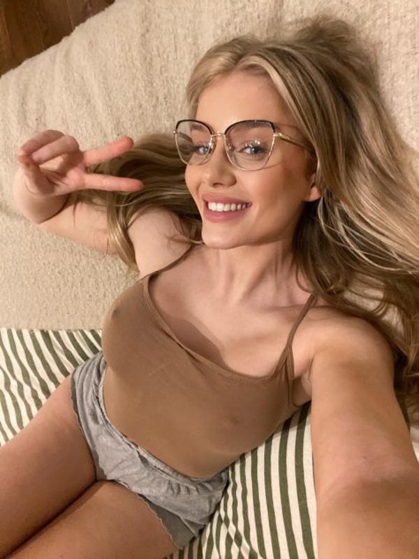 SEXY BLONDE BOMBSHELL BRIGHT BLUE EYES