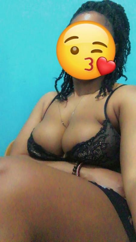Hii am SassyGirl from New Town, Kolkata. 
I’m super discrete, classy, attractive slim beautiful melanin babe ❤️. 
It’s always QUALITY over quantity. My slim gorgeous body is like no other, my soft, sm